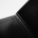 protege-menu-metal-monaco-a4-noir